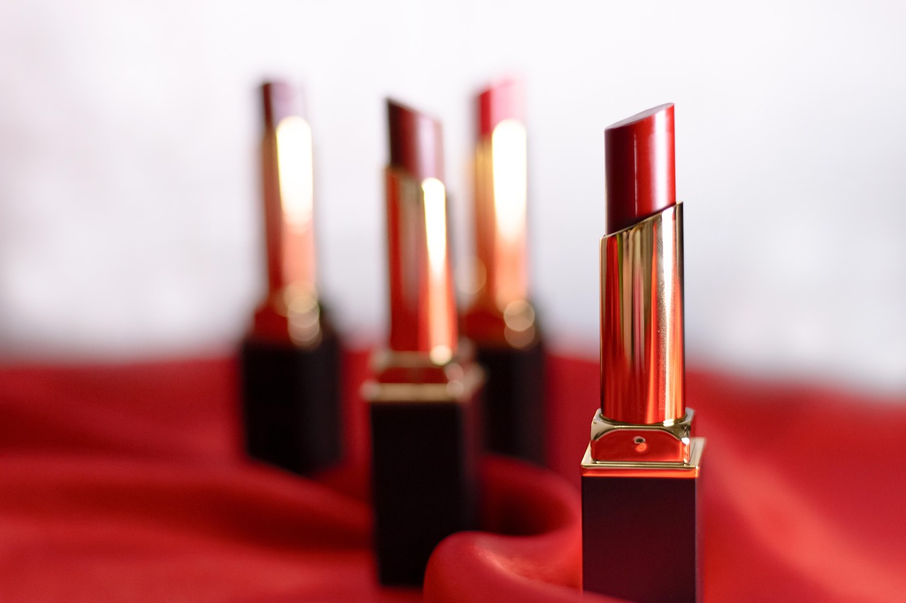 Warum meiden kluge Frauen knallige Lippenstiftfarben?